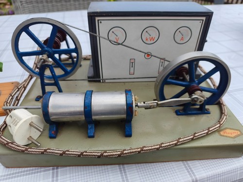 Modell einer dampfmschine mit - modell,